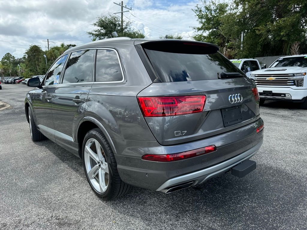 2019 Audi Q7  6