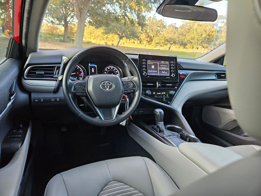 2022 Toyota Camry SE 12