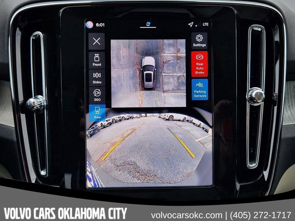 2026 Volvo XC40 Plus - Photo 18