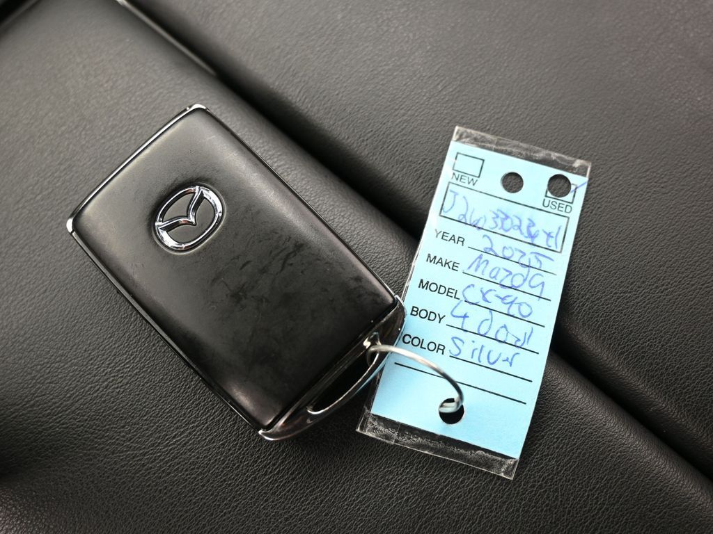 Used 2025 Rhodium White Premium Mazda Preferred image 27