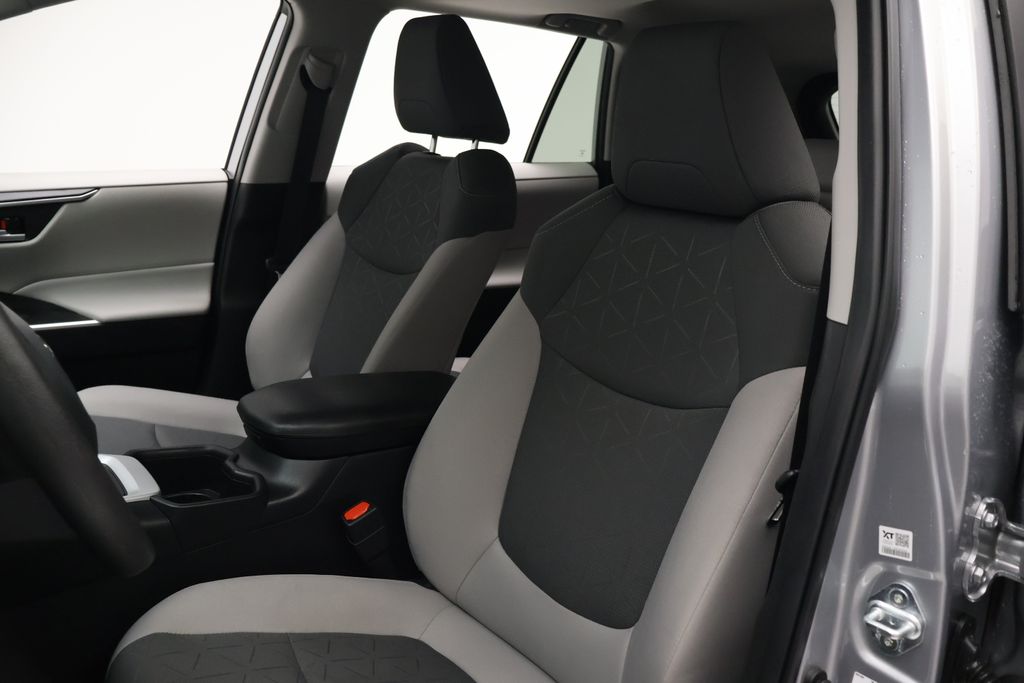 Thumbnail: 2025 Toyota RAV4 - 13