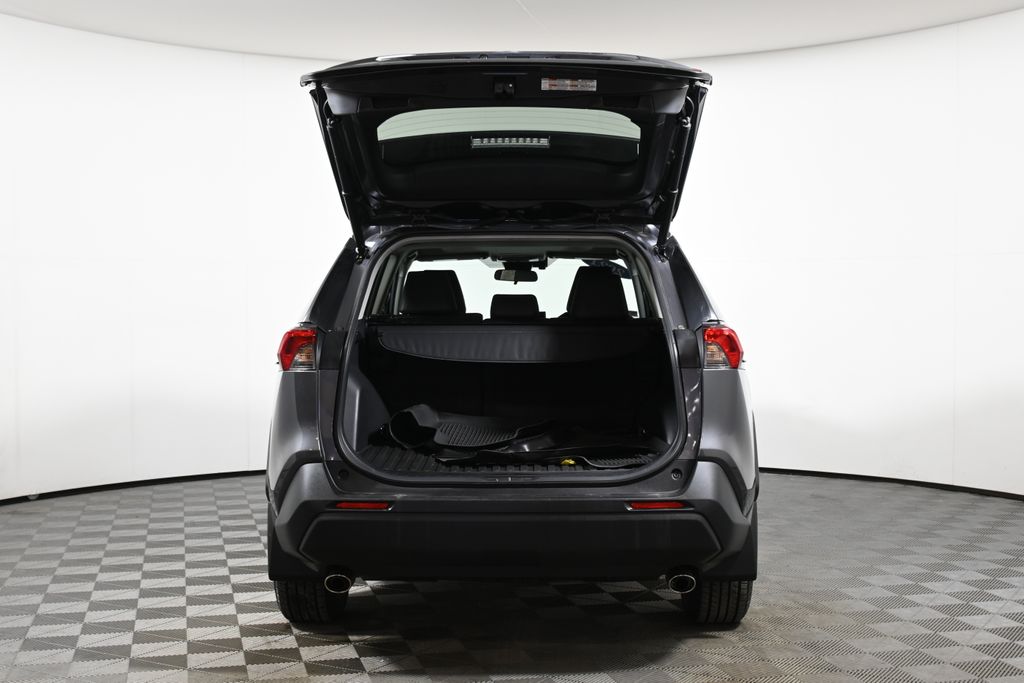 Thumbnail: 2021 Toyota RAV4 - 32