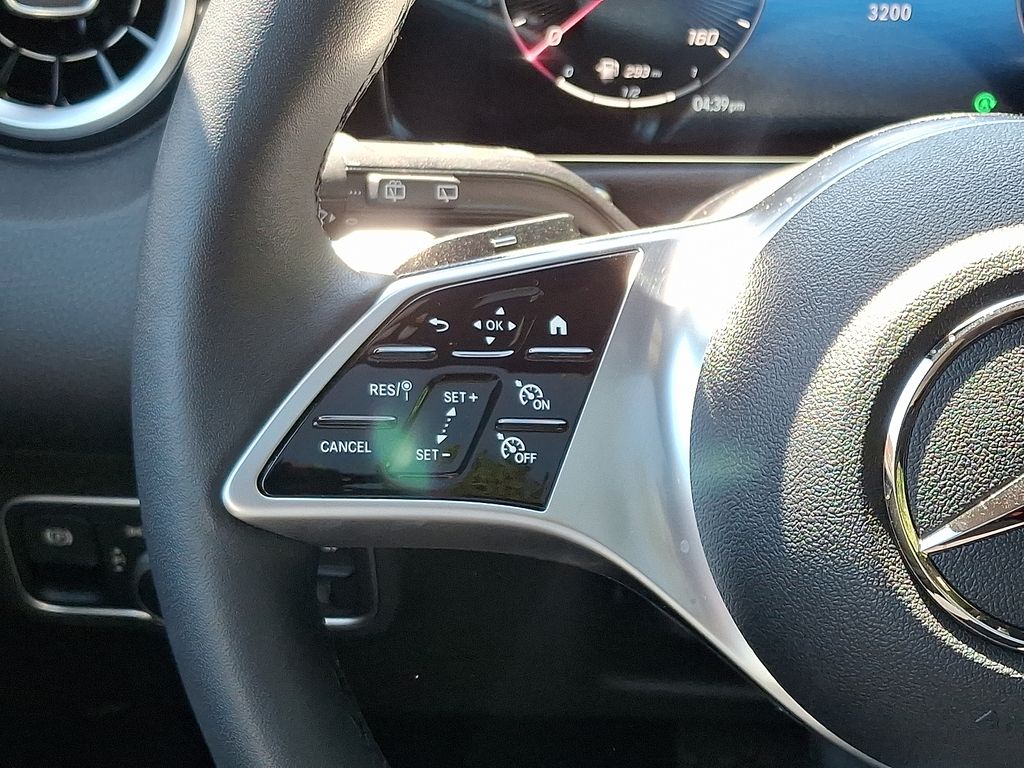 Thumbnail: 2026 Mercedes-Benz GLB - 21