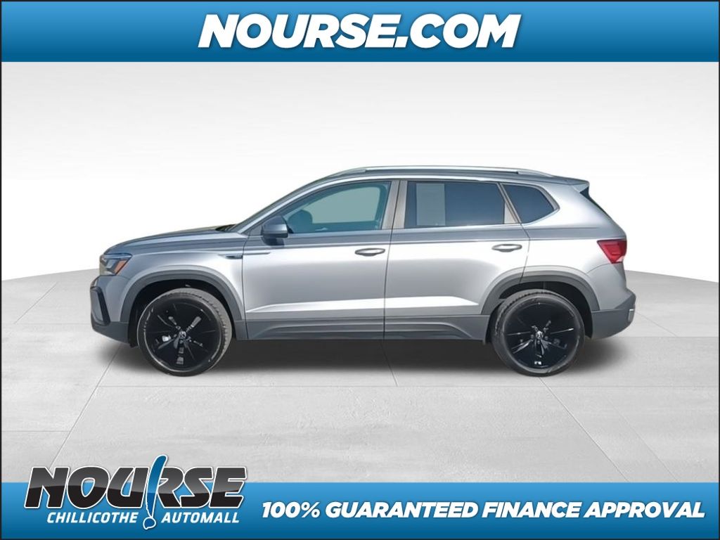 2022 Volkswagen Taos 1.5T SE photo