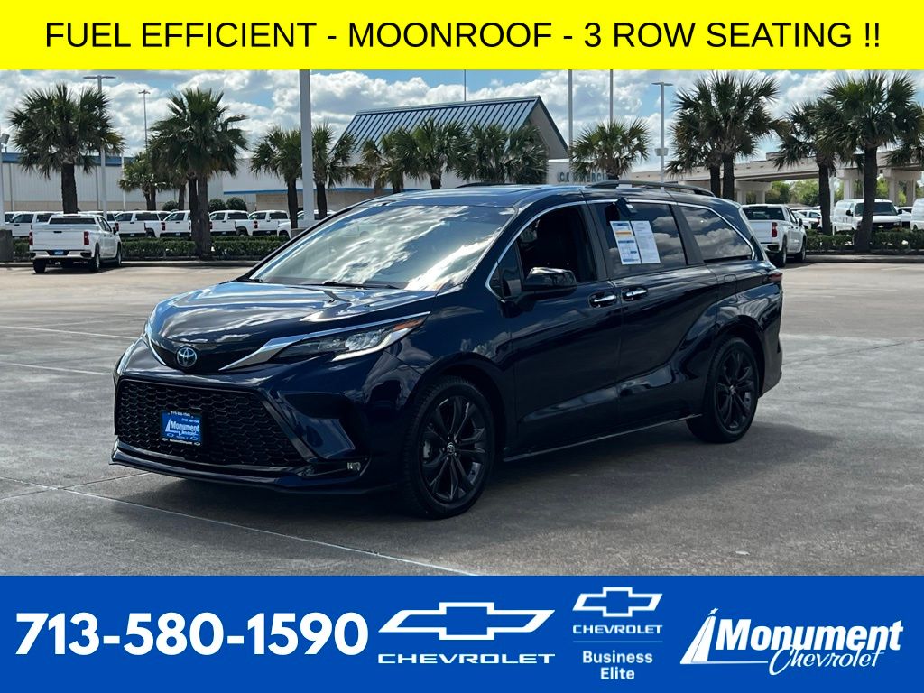 2022 Toyota Sienna XSE 7-Passenger FWD