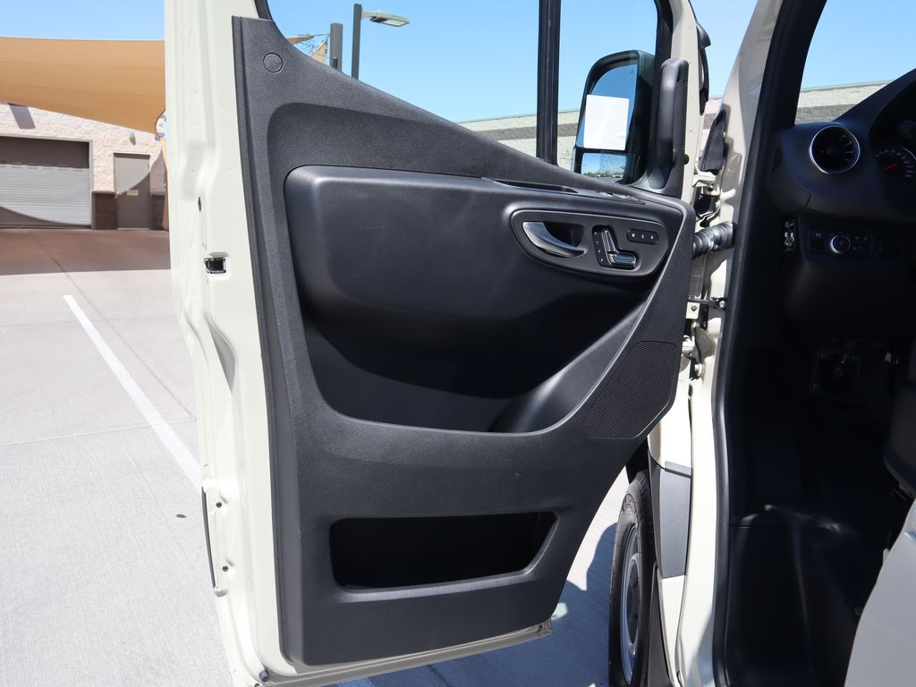 2025 Mercedes-Benz Sprinter 2500 24