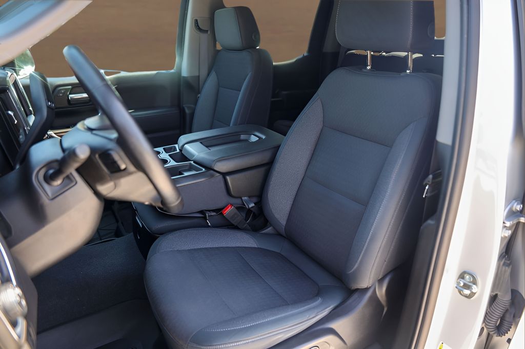 Used 2020 Silver Chevrolet LT image 8