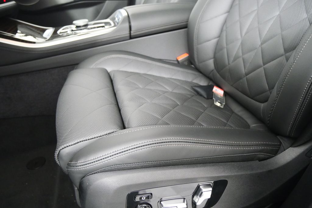 Thumbnail: 2026 BMW X5 - 10