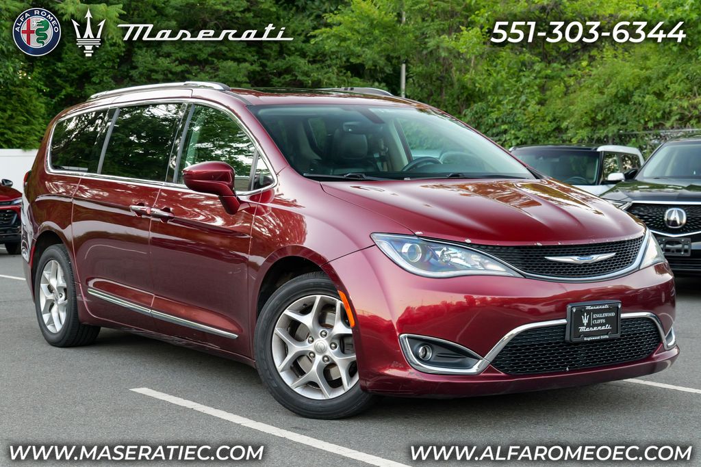 Velvet Red Pearlcoat 2018 Chrysler Pacifica Minivan Front-Wheel Drive 9-Speed Automatic