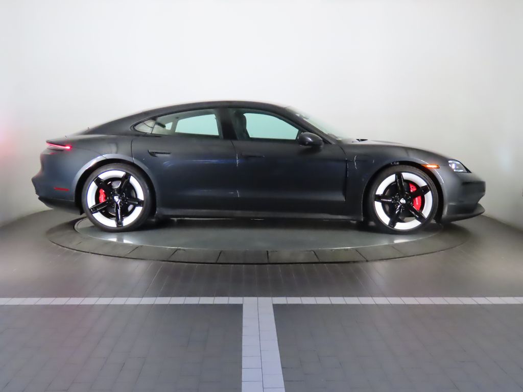 Thumbnail: 2025 Porsche Taycan - 8