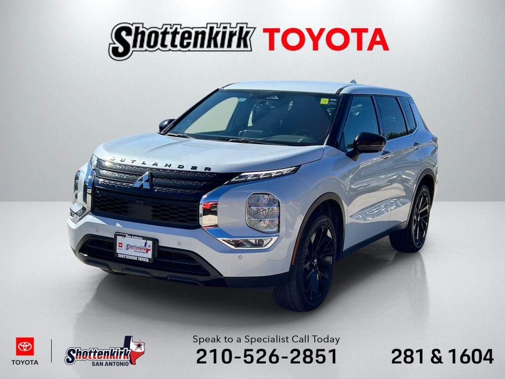 2023 Mitsubishi Outlander Black Edition FWD
