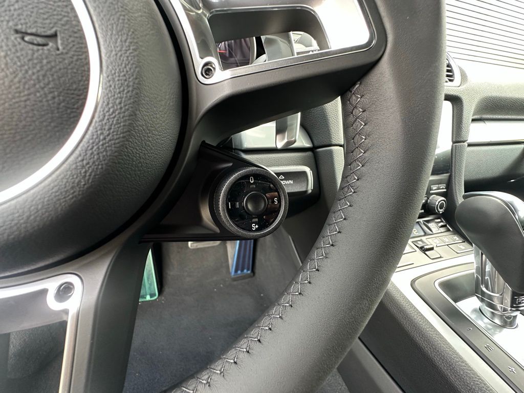 2025 Porsche 718 Boxster  18