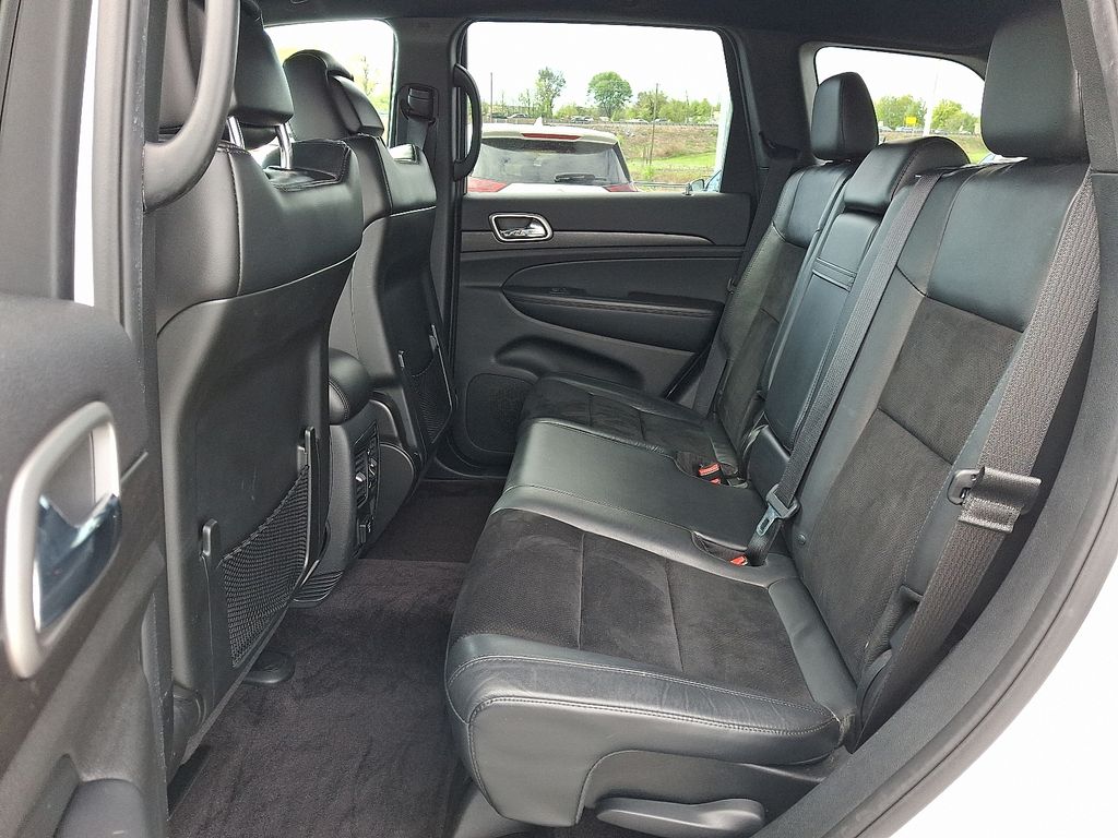 2017 Jeep Grand Cherokee — photo 11