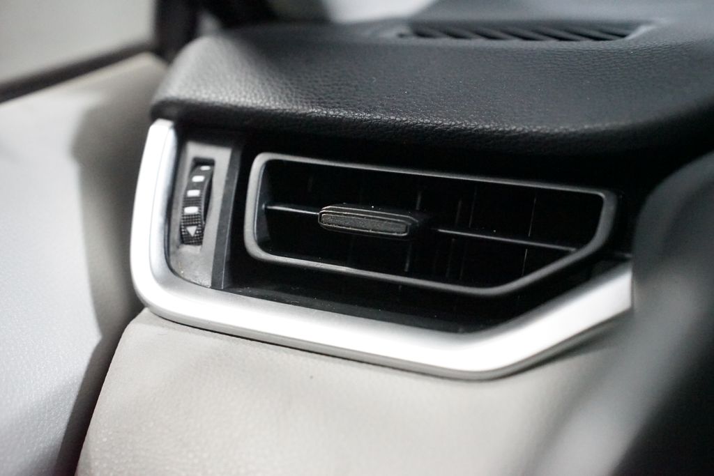 Thumbnail: 2024 Toyota RAV4 - 25