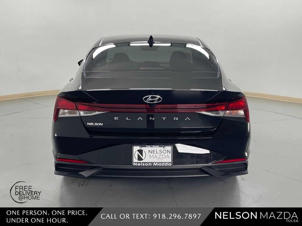 Used 2022 Black Hyundai SEL image 7