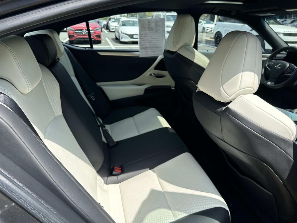 Thumbnail: 2023 Lexus ES - 23