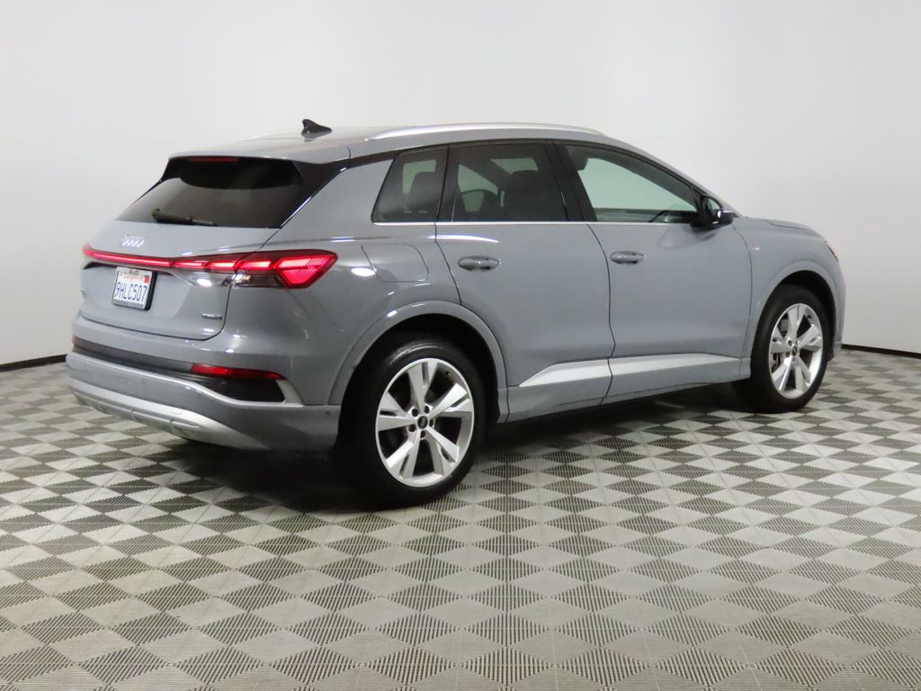 Thumbnail: 2023 Audi Q4 e-tron - 5