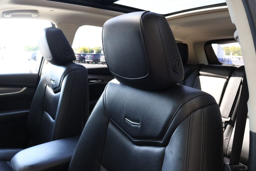 Thumbnail: 2017 Cadillac XT5 - 31