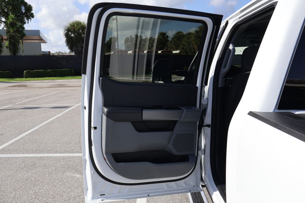 Thumbnail: 2024 Ford Econoline - 20
