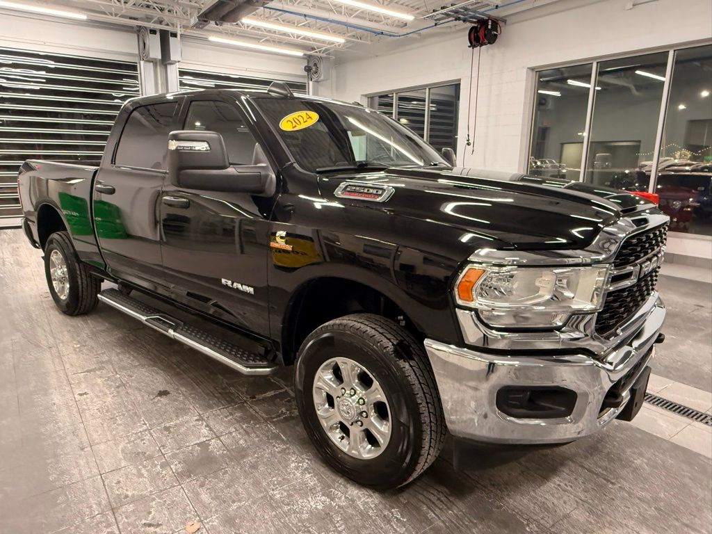 2024 RAM 2500 Big Horn Crew Cab 4WD