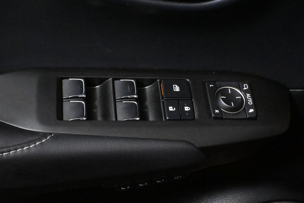2019 Lexus NX Hybrid 300h 32