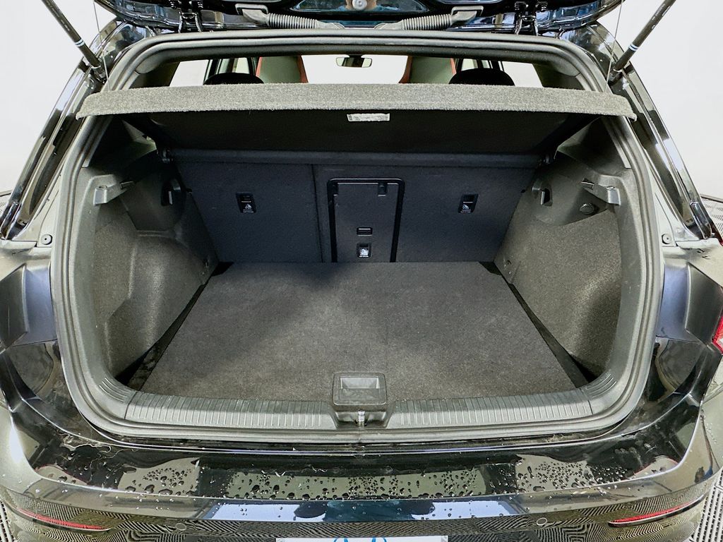 Thumbnail: 2024 Volkswagen Golf - 25