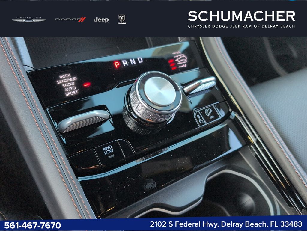 new 2025 Jeep Grand Cherokee car, priced at $71,575