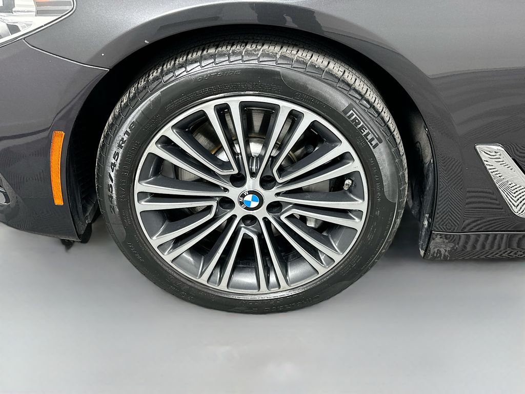 Thumbnail: 2019 BMW 5 Series - 32