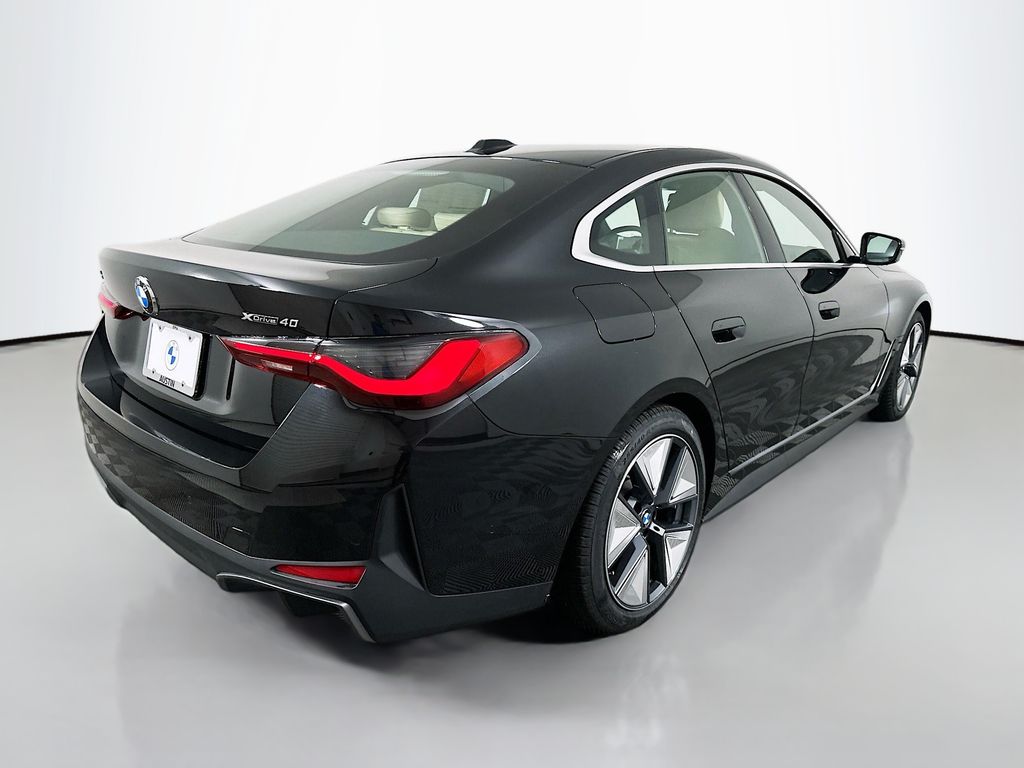 Thumbnail: 2026 BMW i4 - 5