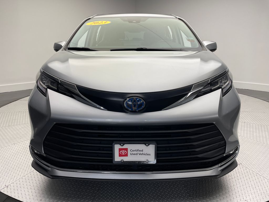 Thumbnail: 2023 Toyota Sienna - 2
