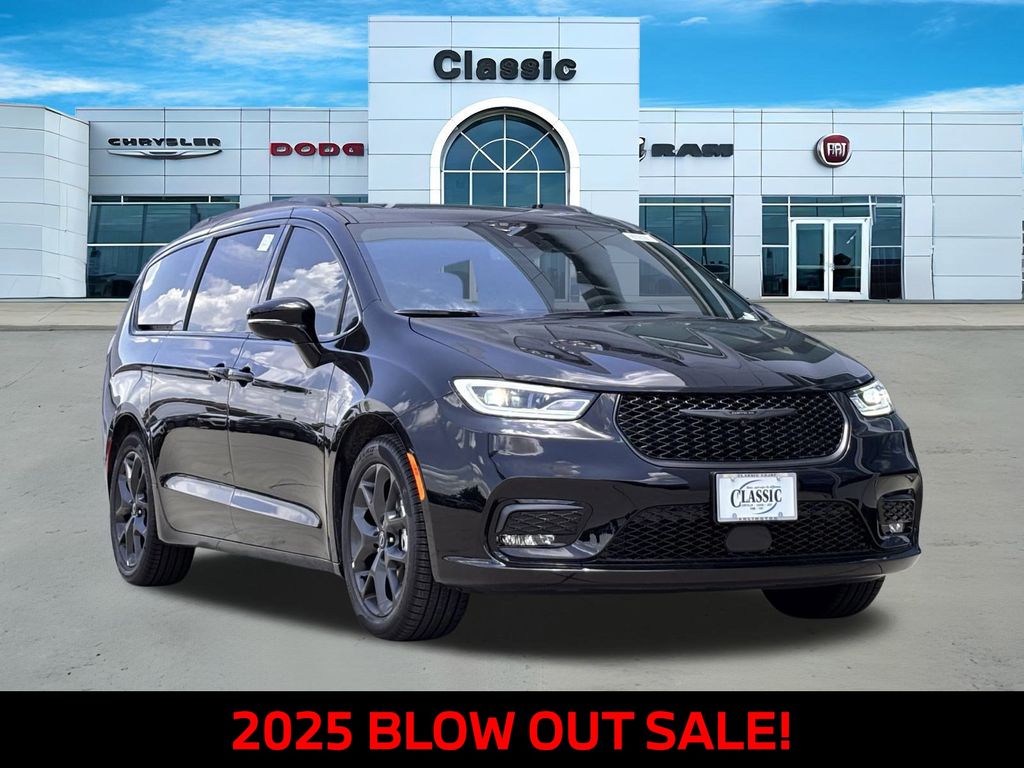 2025 Chrysler Pacifica Limited FWD
