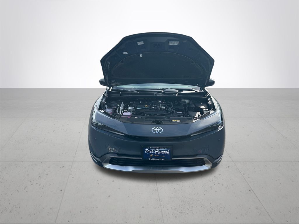 2026 Toyota Prius Plug-in SE photo 4