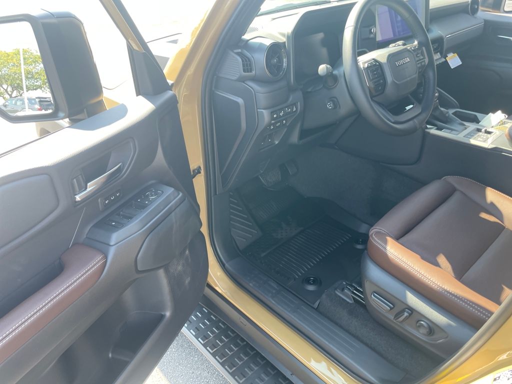 2025 Toyota Land Cruiser photo 40