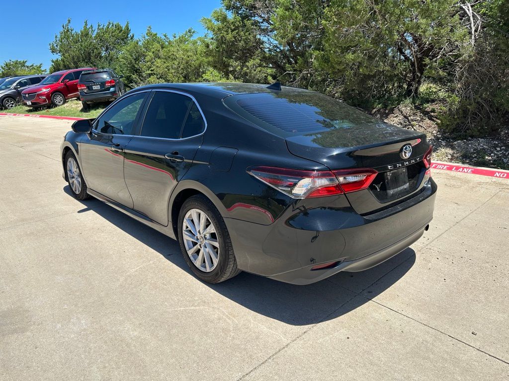 2022 Toyota Camry LE 3