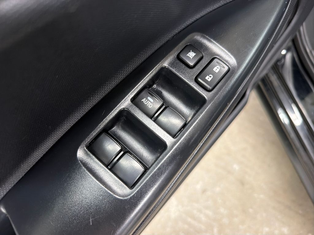Certified Used 2024  Mitsubishi ES image 16