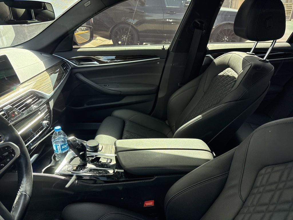 Thumbnail: 2021 BMW 5 Series - 4