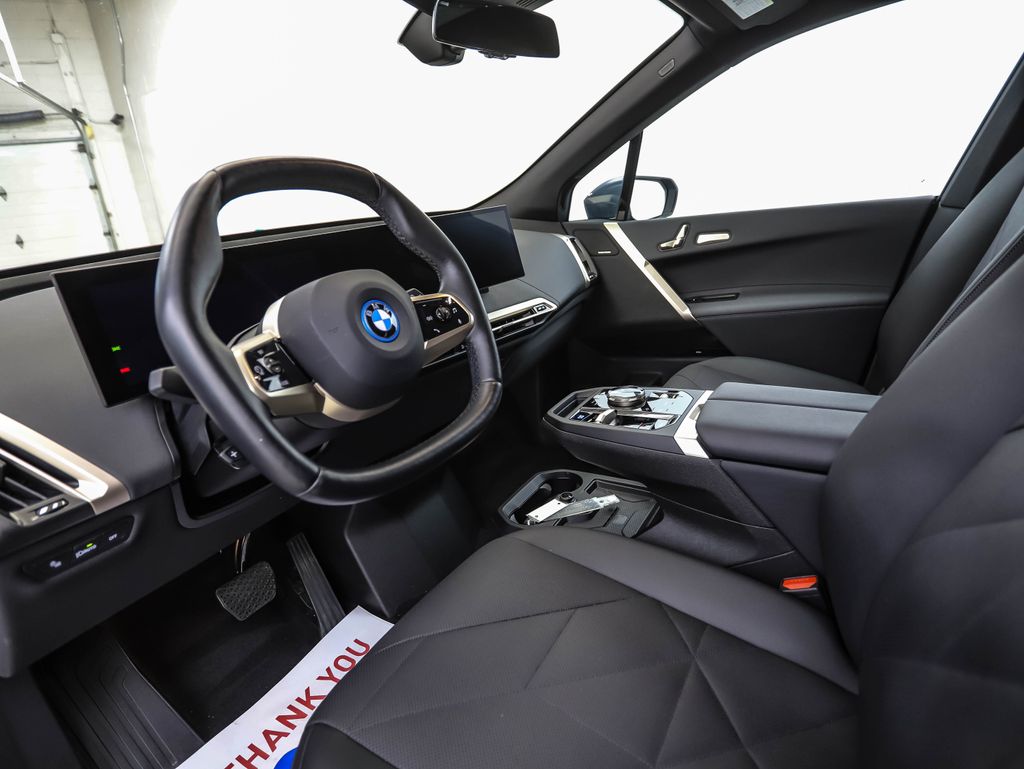 Thumbnail: 2024 BMW iX - 10
