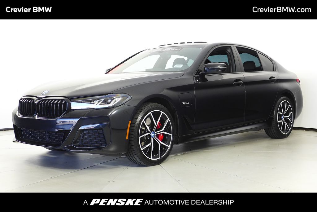 2022 BMW 5 Series 530e iPerformance Hero Image
