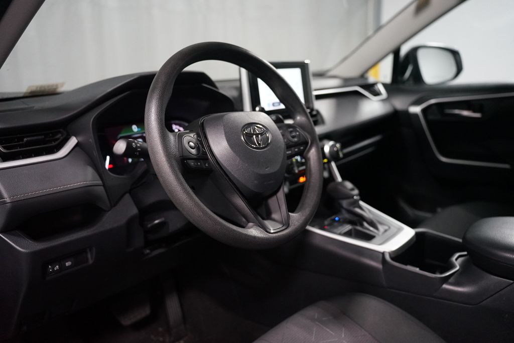 Thumbnail: 2024 Toyota RAV4 - 6