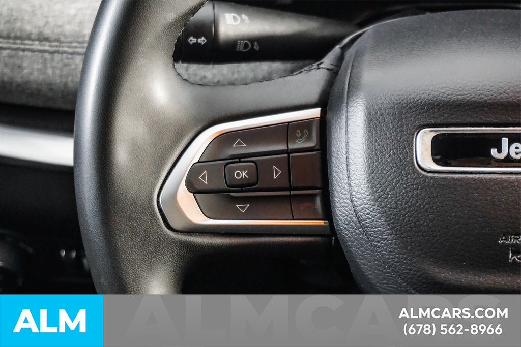 Used 2024 White Jeep Latitude image 24
