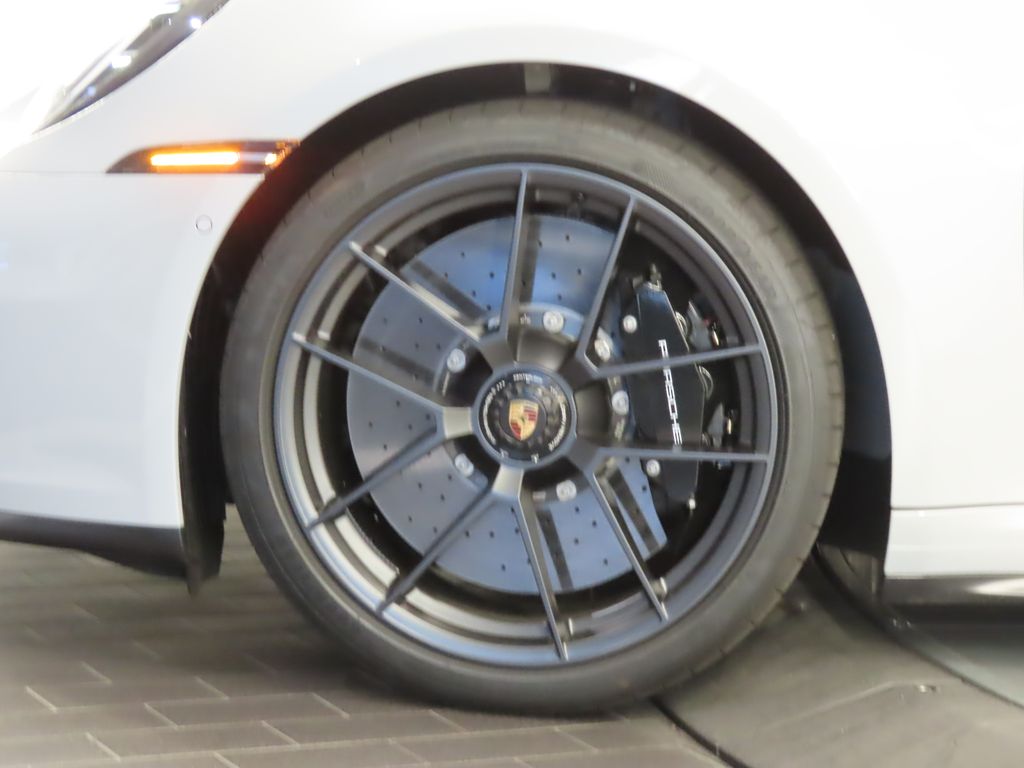 Thumbnail: 2025 Porsche 911 - 19