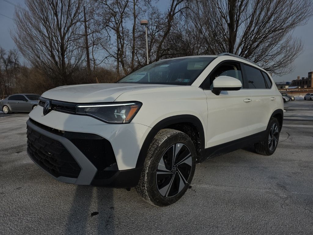 2026 Volkswagen Taos 1.5T SE White at Sutliff Volkswagen