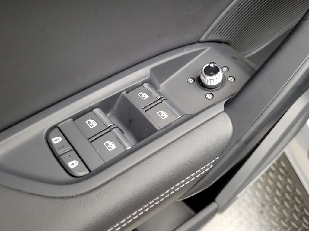 Thumbnail: 2023 Audi Q5 - 31