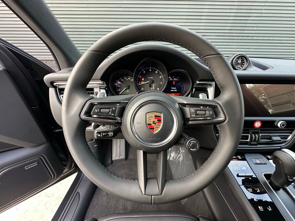 Thumbnail: 2026 Porsche Macan - 16