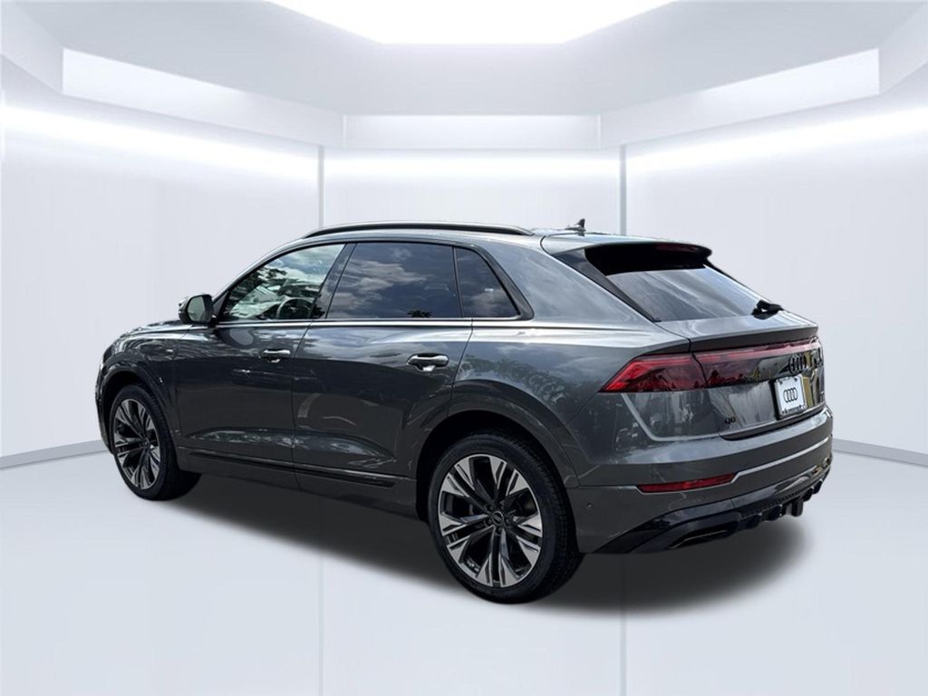 Thumbnail: 2027 Audi Q8 - 3