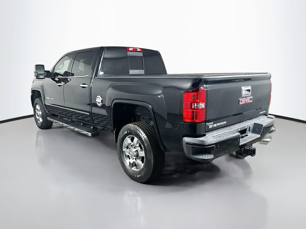 Used 2015 Black GMC Denali image 5