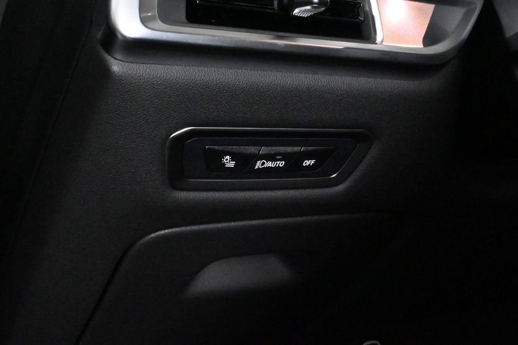 Thumbnail: 2026 BMW X7 - 27