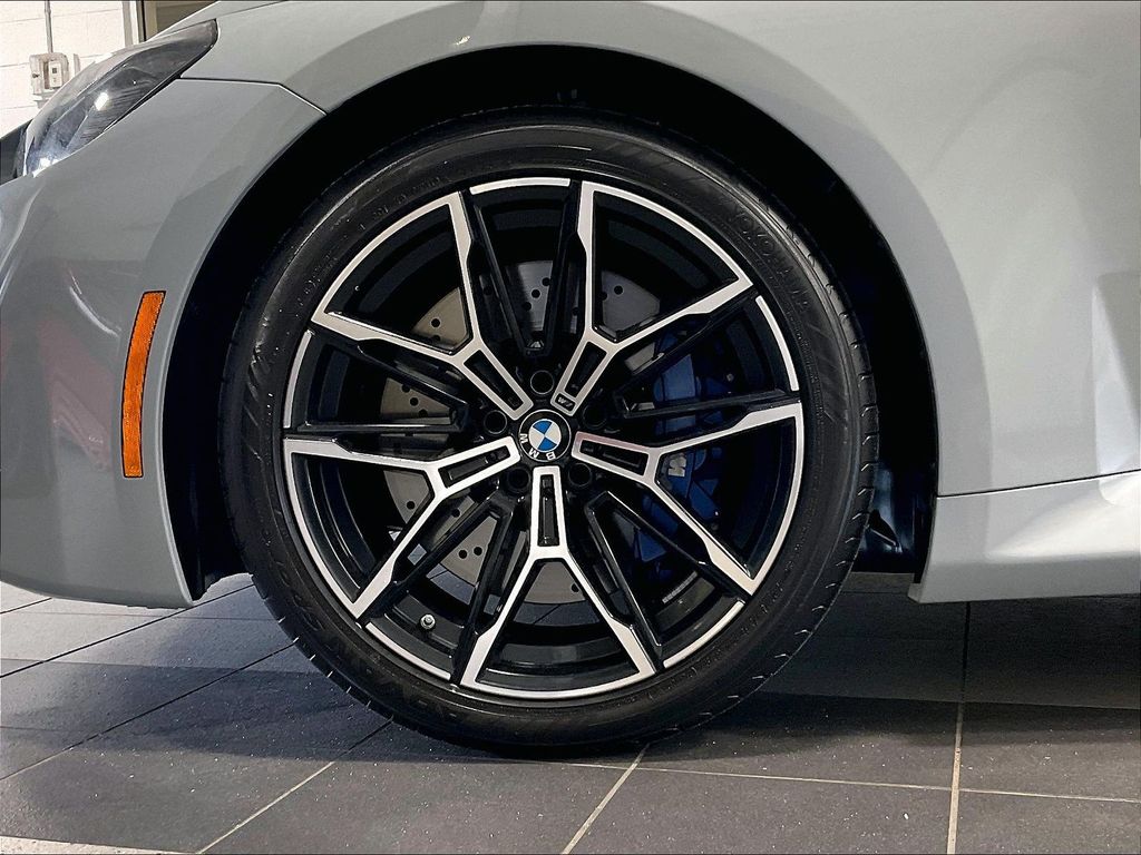 2025 BMW M2 — photo 7