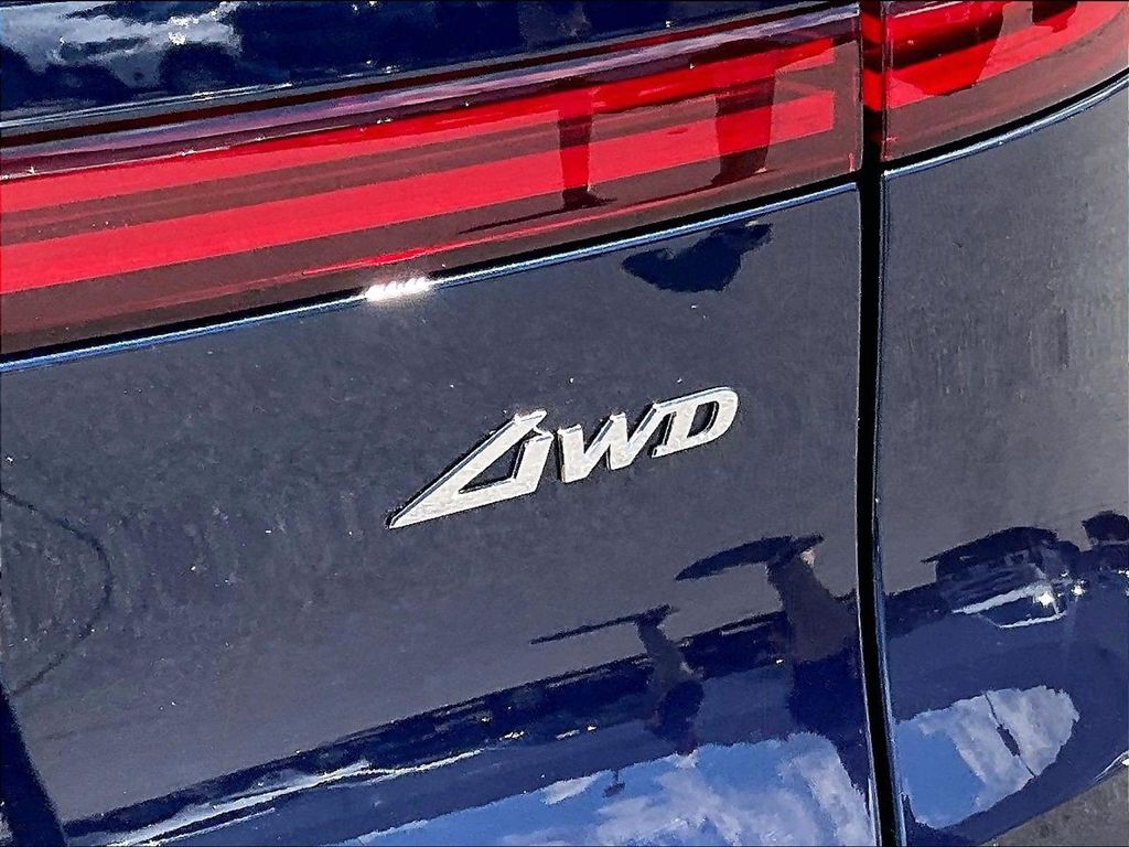2026 Genesis GV70 — photo 28