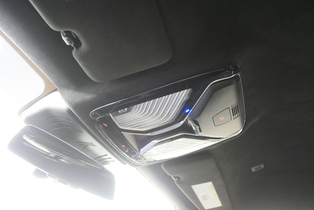 Thumbnail: 2021 BMW 8 Series - 26